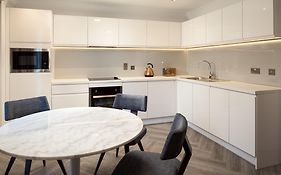 Roomzzz London Stratford